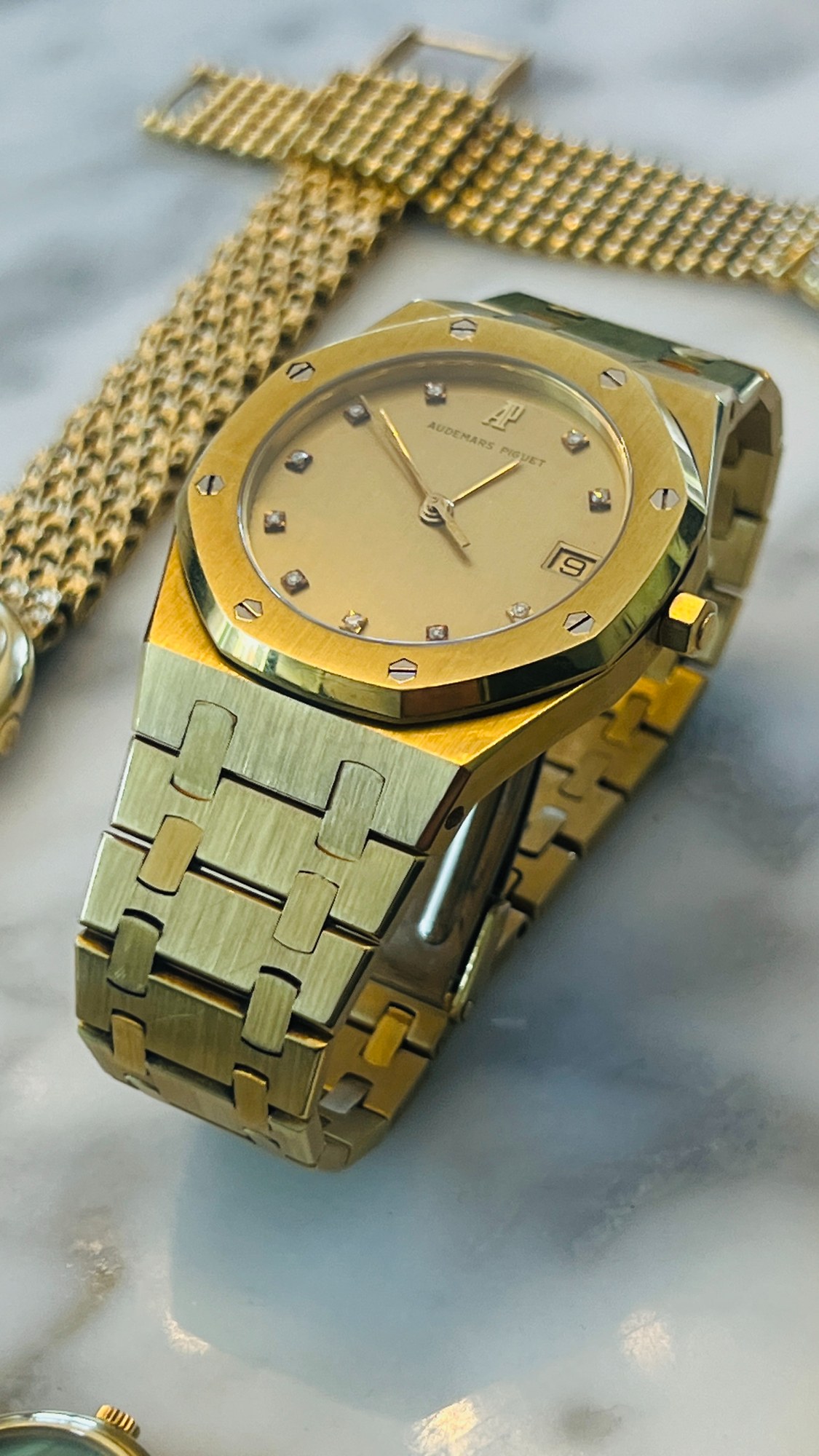 Audemars Piguet Royal Oak Ref. 56023BA in 18-carat yellow gold with a smooth diamond-set dial