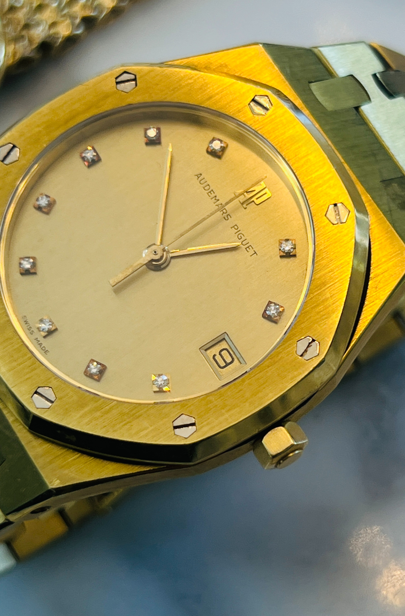Audemars Piguet Royal Oak Ref. 56023BA, octagonal bezel and integrated yellow-gold bracelet